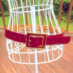 Belt with large buckle 3 1/4”x 2 3/4” gold hardware